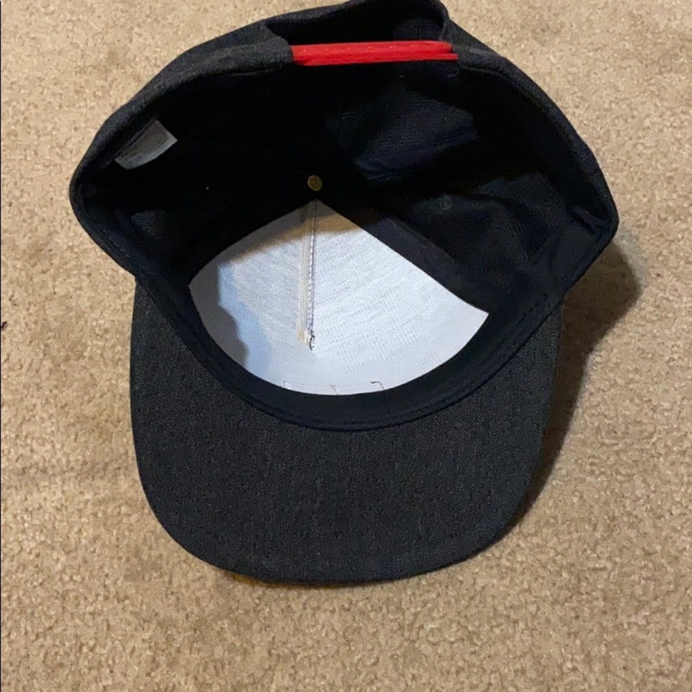 Volcom SnapBack - Picture 5 of 7